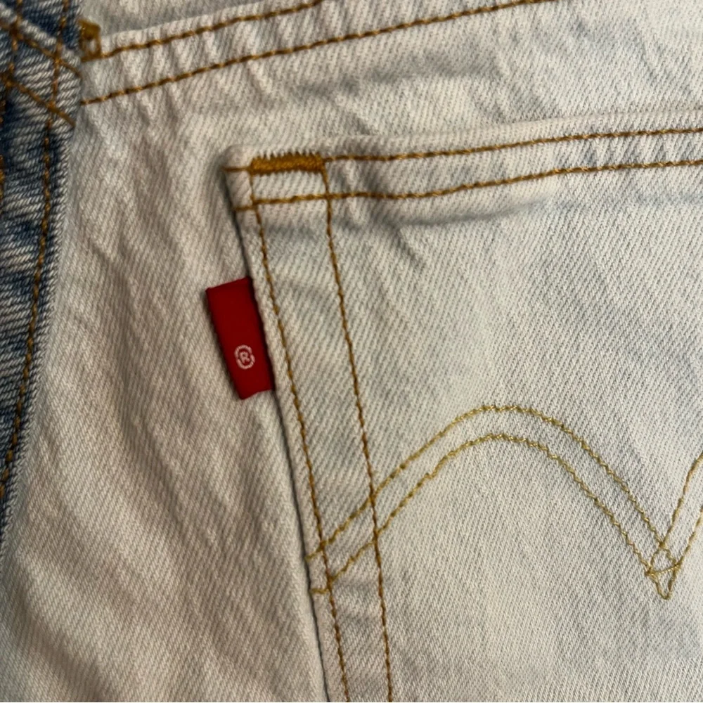 Levi’s 501 Button Fly Two Tone Shorts Waist Size 24 - Picture 5 of 12